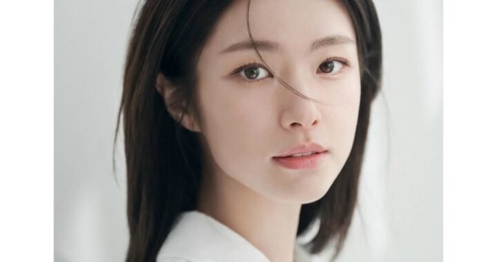 하영 배우 2026 공식 프로필 사진