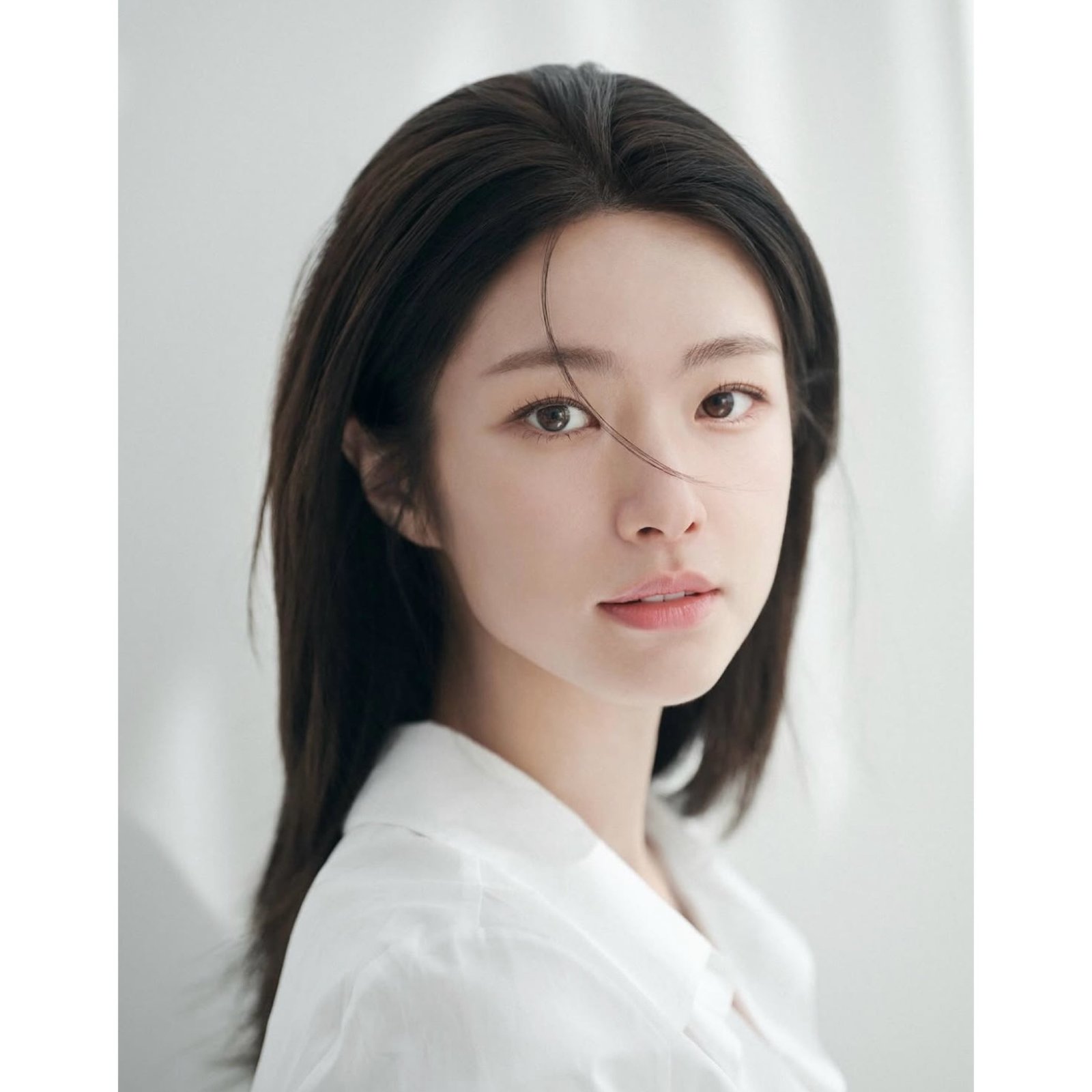 하영 배우 2026 공식 프로필 사진